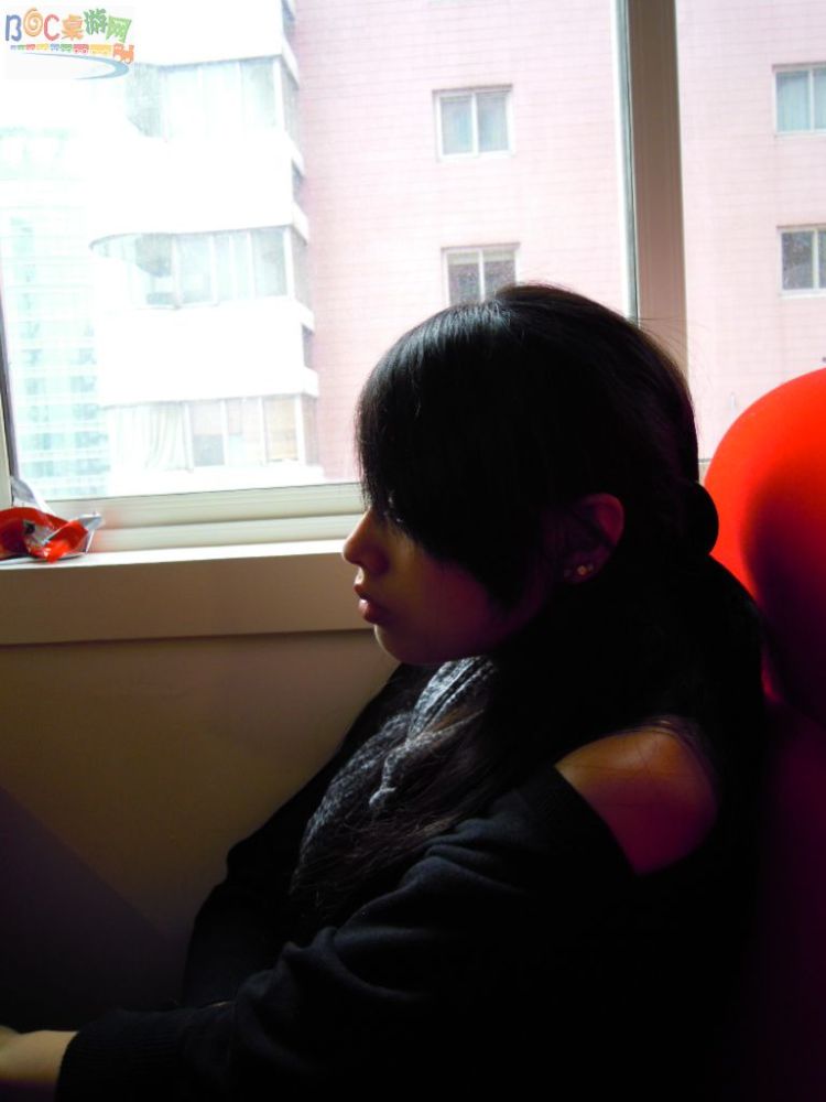 沉思的YOKO.JPG 沉思的YOKO.JPG